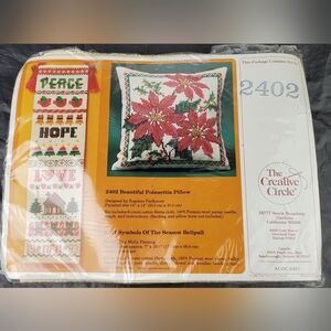 Creative Circle Vintage 1983 Christmas 14"×14" Poinsettia Pillow Kit #2402 - NOS